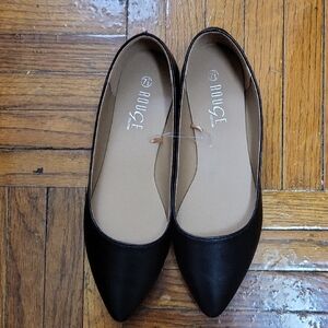 NWOT Rouge Helium Black Women's Flats